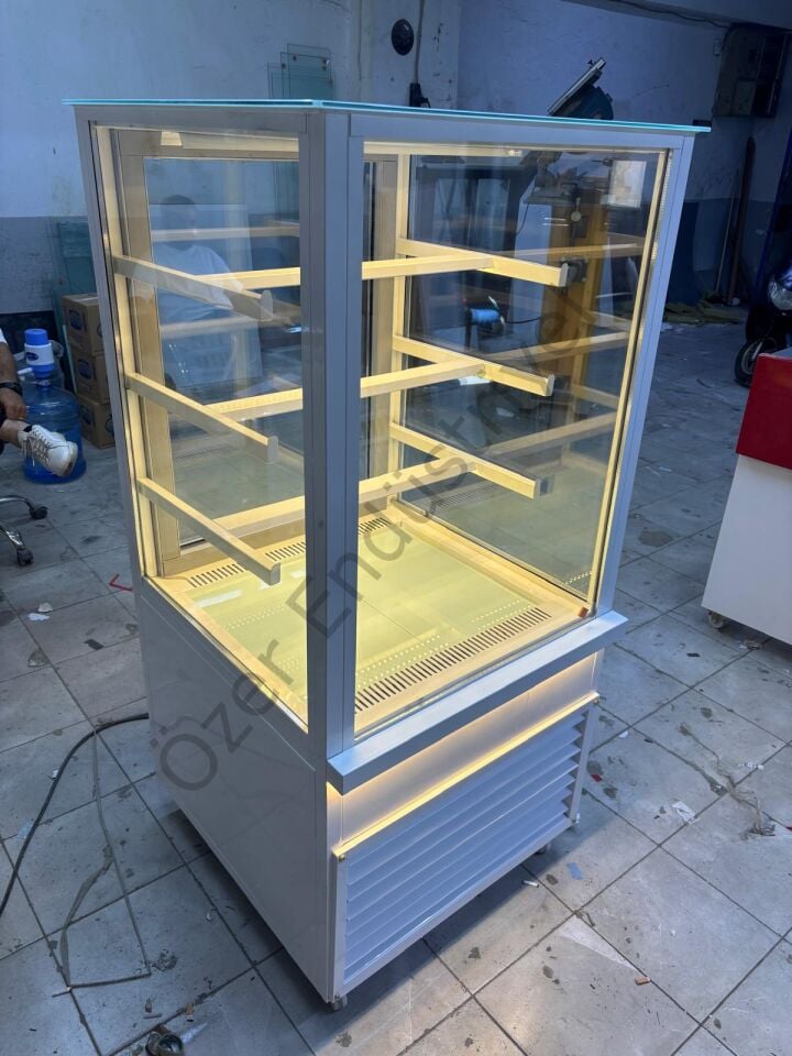 70 cm Soğutmalı Pasta Teşhir Dolabı