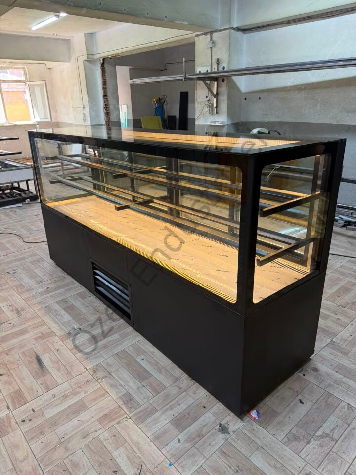 200 cm Soğutmalı Tatlı Teşhir Dolabı