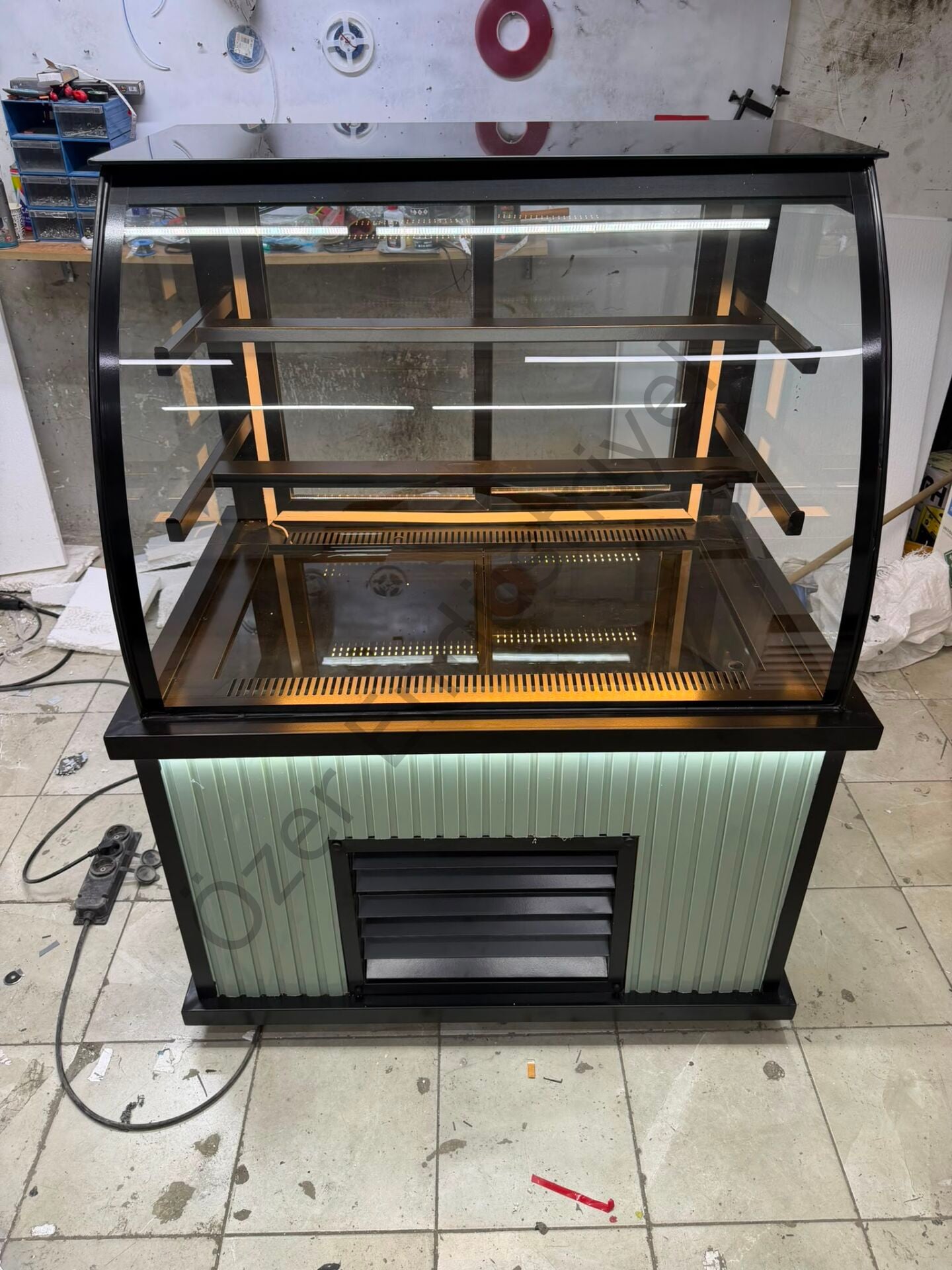 Bombe Camlı Soğutmalı Pasta Dolabı 100 cm