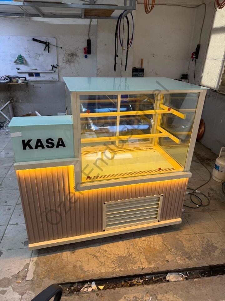 Kasa Bankolu Soğutmalı Pasta Dolabı 150 cm