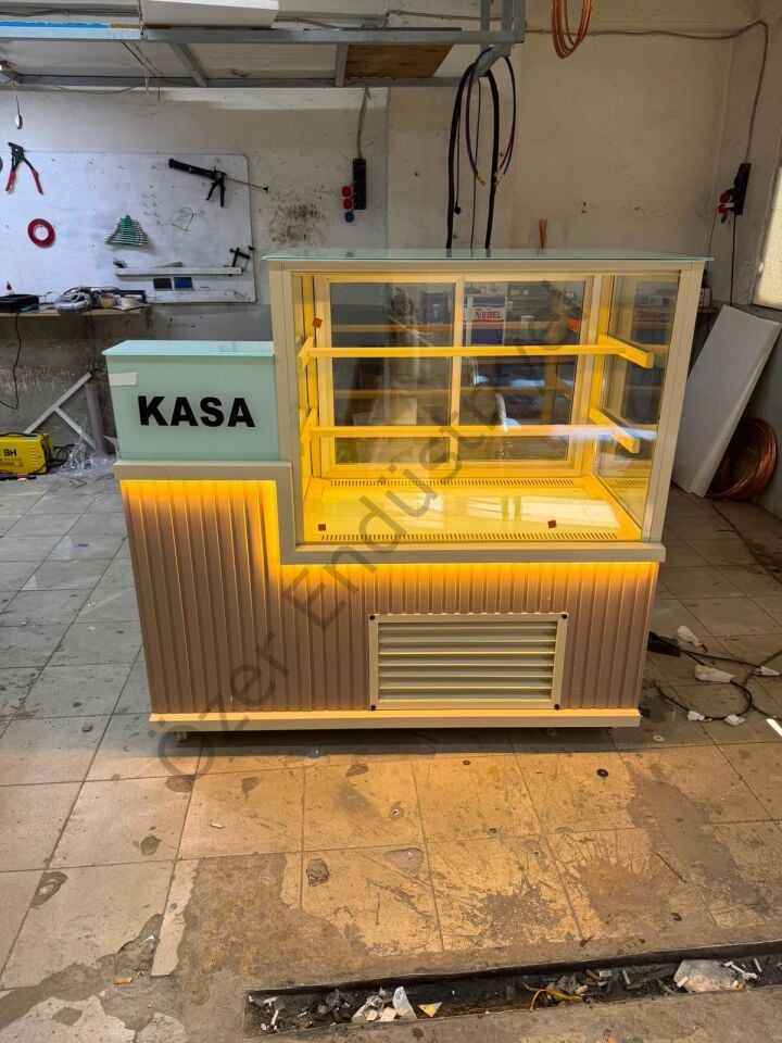 Kasa Bankolu Soğutmalı Pasta Dolabı 150 cm