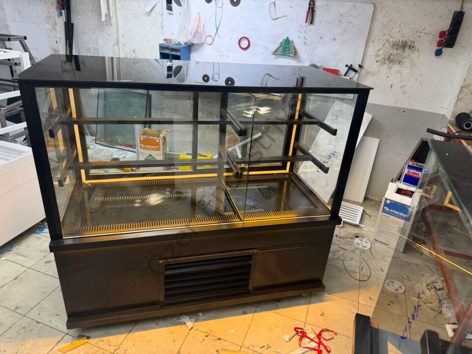 Soğutmalı Pasta ve İçecek Teşhir Dolabı 150 cm