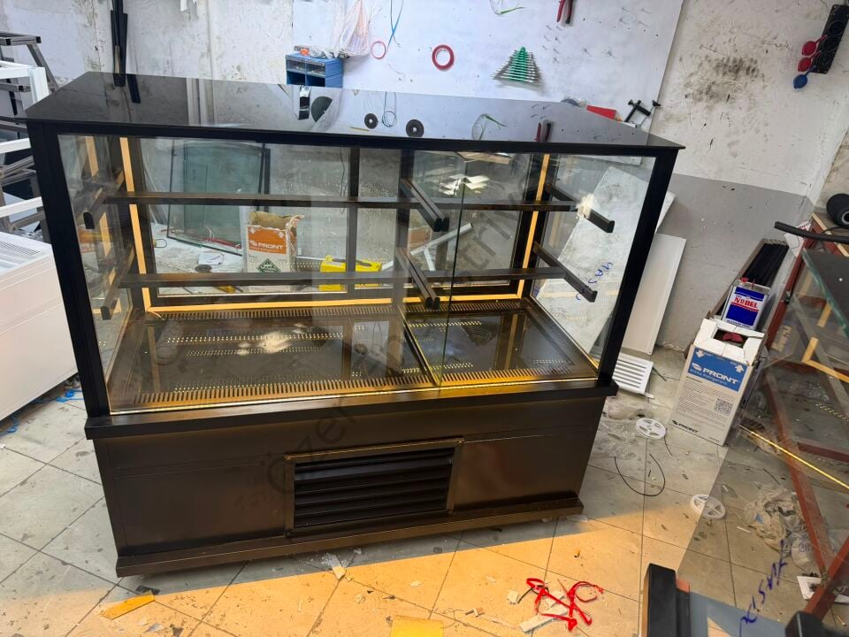 Soğutmalı Pasta ve İçecek Teşhir Dolabı 150 cm
