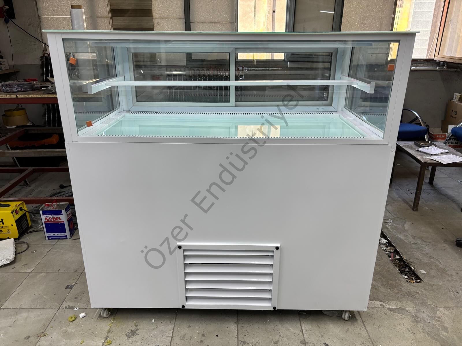 120 cm Soğutmalı Pasta Tatlı Teşhir Dolabı