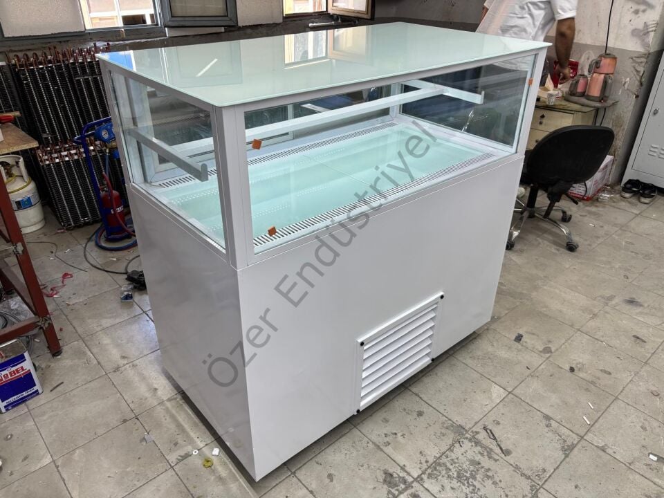 120 cm Soğutmalı Pasta Tatlı Teşhir Dolabı