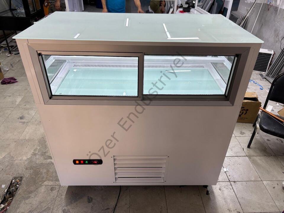 120 cm Soğutmalı Pasta Tatlı Teşhir Dolabı