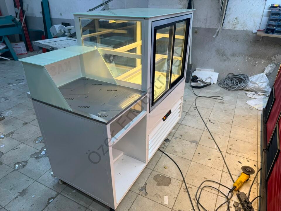 150 cm Kasalı Soğutmalı Pasta Teşhir Dolabı