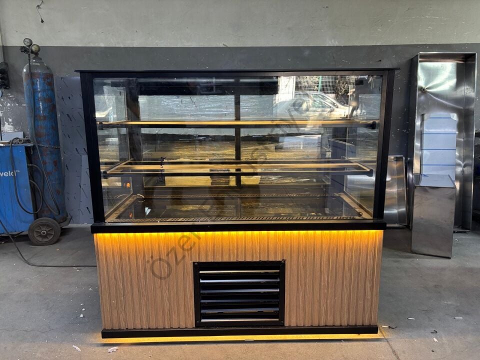 Kare Camlı Soğutmalı Pasta Dolabı 120 cm