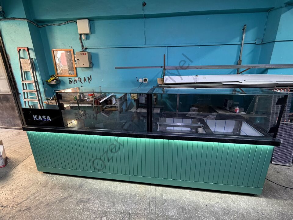 450 cm Elektrikli Yemek Tezgahı ve Kasa Bankosu