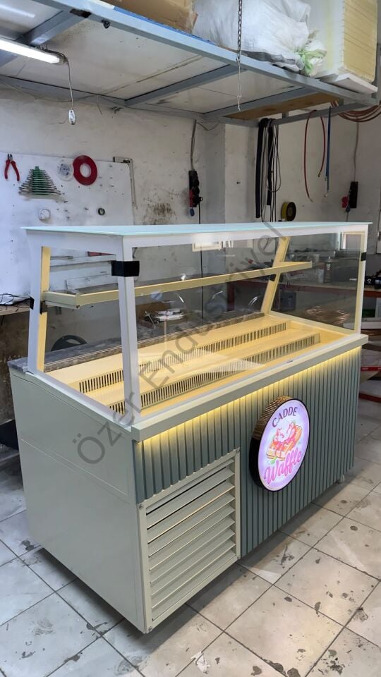 150 Cm Kare Camlı Soğutmalı Waffle Dolabı