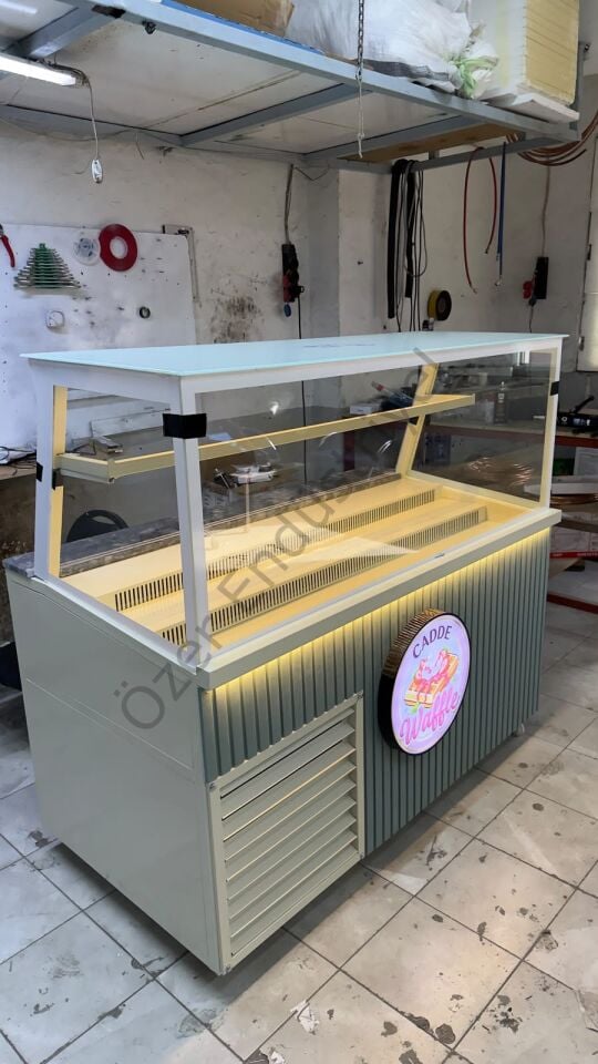 150 Cm Kare Camlı Soğutmalı Waffle Dolabı